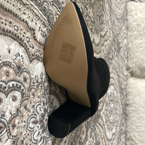 SHEIN velvety boots w solid heels EUR 38 sz 7.5 fits like an 8 - Picture 2 of 3